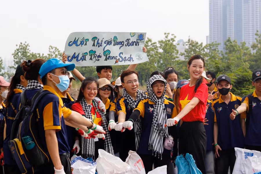 hoa-hau-le-nguyen-bao-ngoc-3.jpg