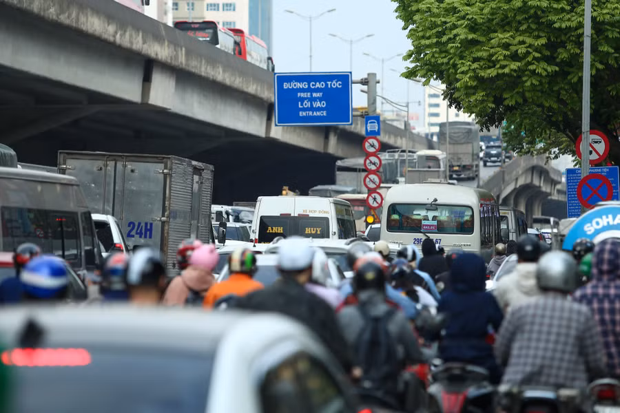 giao-thong-ha-noi-can-tet-4.jpg