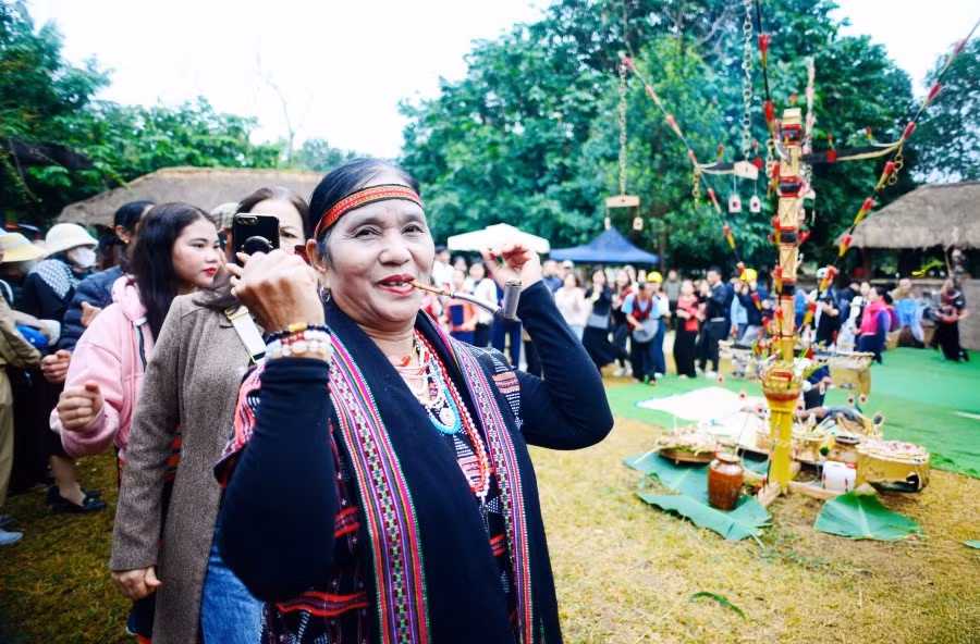 doc-dao-le-an-mung-dau-lua-moi-5.jpg