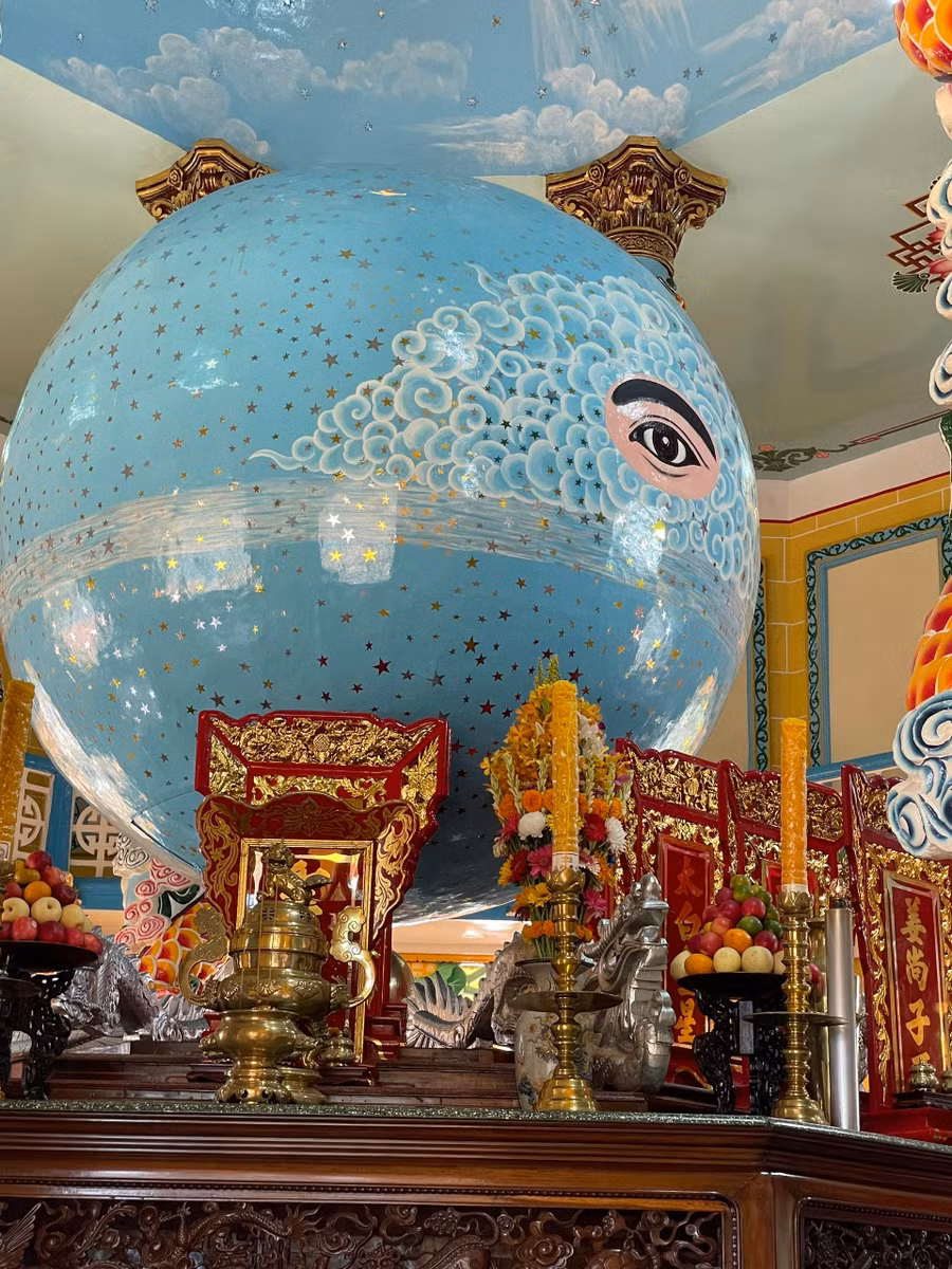 toa-thanh-tay-ninh-suc-nguoi-luu-mai-voi-thoi-gian-3.jpg