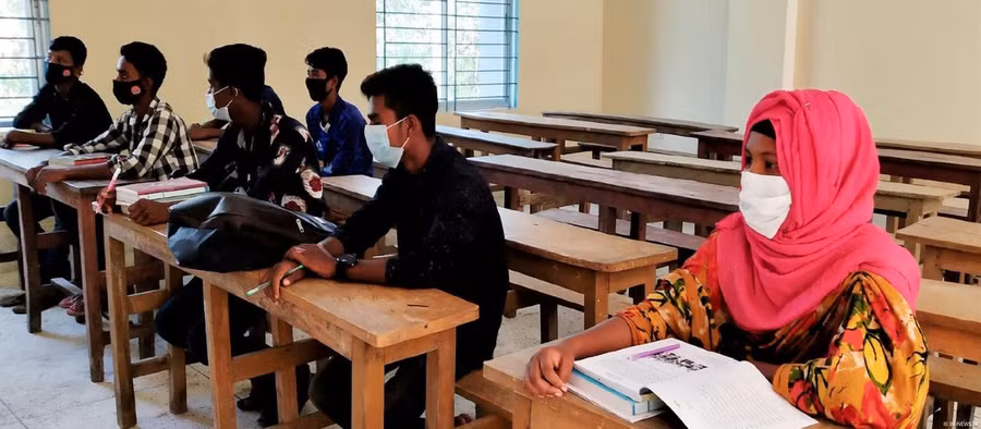 Trẻ em gái tại Bangladesh phải bỏ học, lao động sớm để giúp đỡ gia đình.