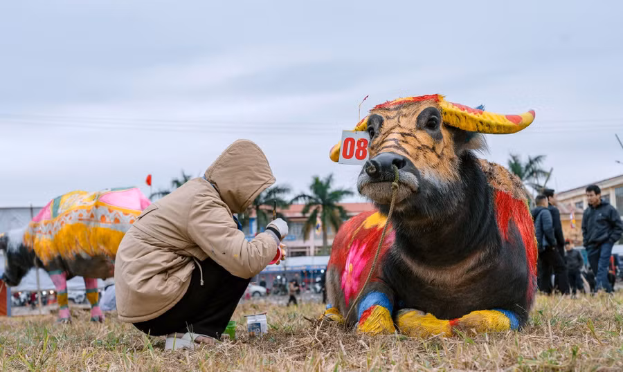 no-nuc-xem-vua-cay-ruong-trong-hoi-tich-dien.jpg