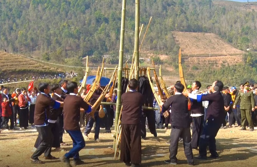 le-hoi-gau-tao-o-vung-cao-lai-chau-3.jpg