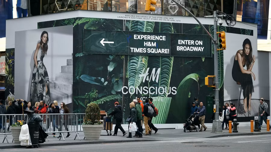 H&M chi nhánh Thụy Điển bị kiện vì đã khiến khách hàng trả nhiều tiền hơn cho các sản phẩm 'thân thiện môi trường'.