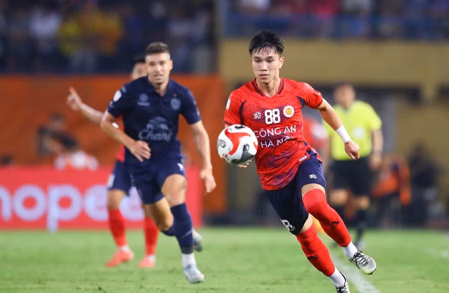 tinh-than-viet-nam-o-buriram-3.jpg