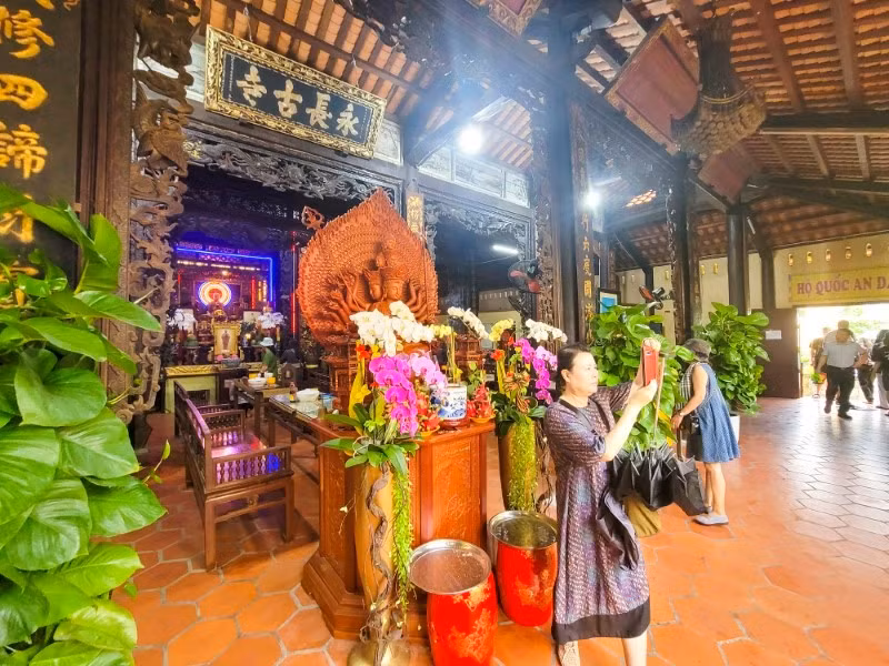 an-tuong-voi-ngoi-chua-mang-net-kien-truc-a-au-3.jpg