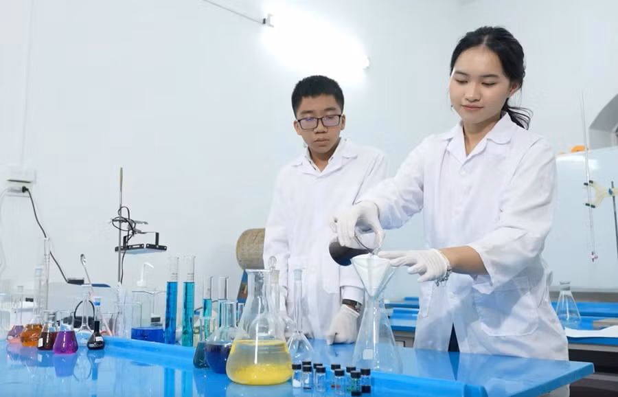 hoc-sinh-ha-noi-gianh-ngoi-a-quan-isef-2.jpg