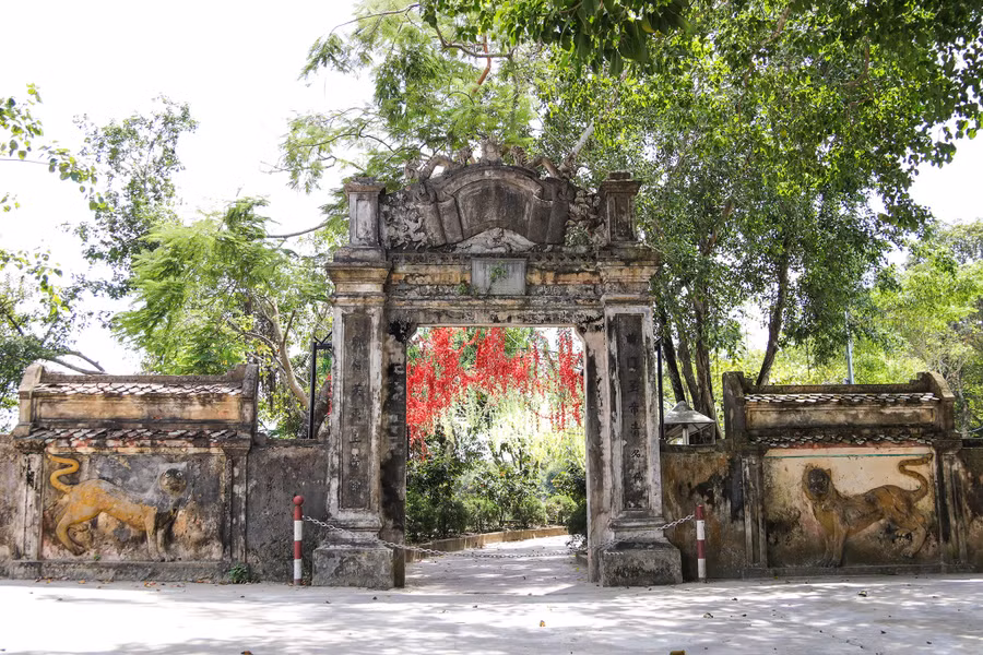 sat-hai-dai-vuong-hoang-ta-thon-tuong-thuy-quan-lung-danh-2.jpg