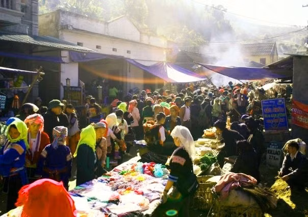 Chợ phiên Dào San. Ảnh: Phương Liên.