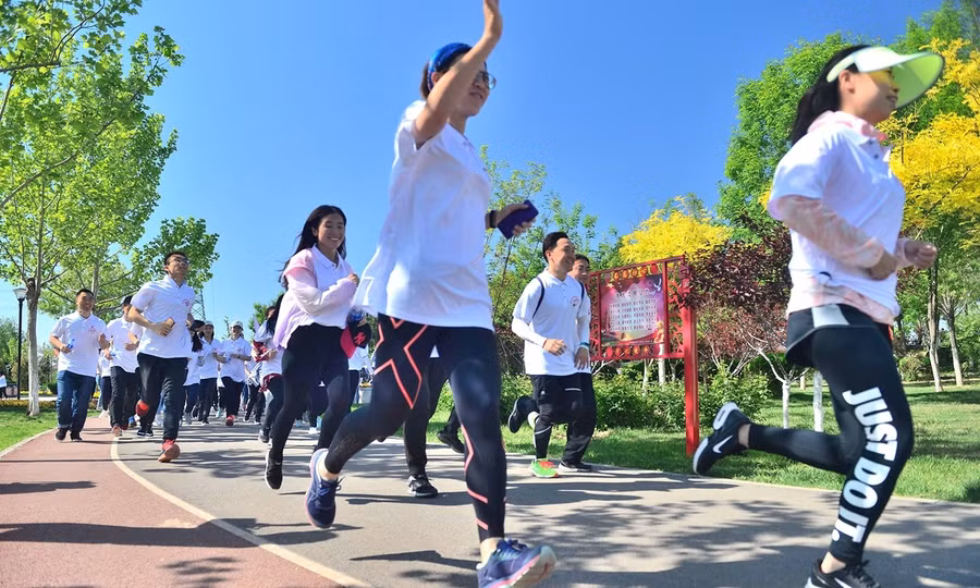 Các trường đại học Trung Quốc thiết kế chương trình cải thiện sức khỏe cho sinh viên.