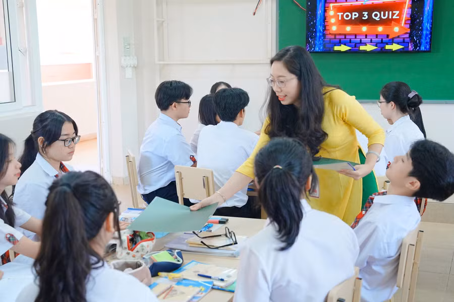 Giáo viên tỉnh Đắk Lắk trong một tiết dạy giáo dục STEM năm học 2024 - 2025. Ảnh: TT