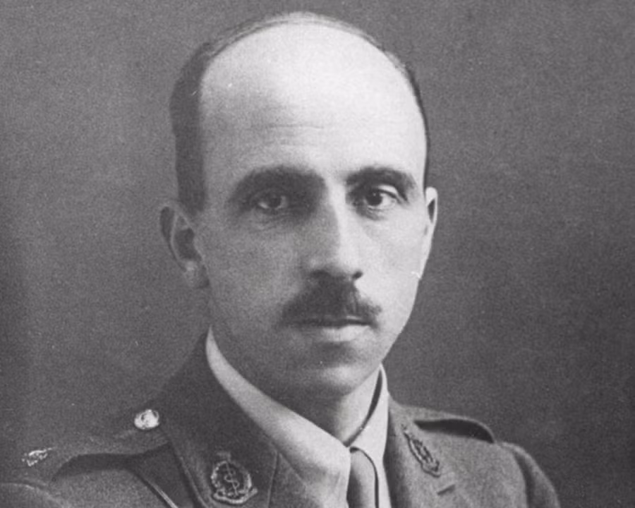 Bác sĩ Harold Gillies (1882 –1960).
