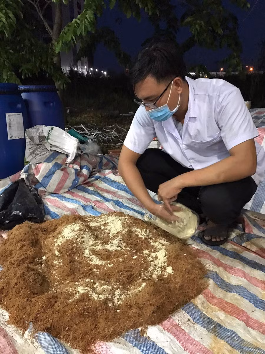 phan-bon-tu-vo-sau-rieng-3.png