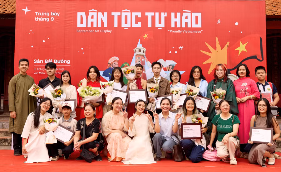 hoa-si-tre-lan-toa-niem-tu-hao-dan-toc-1.jpg