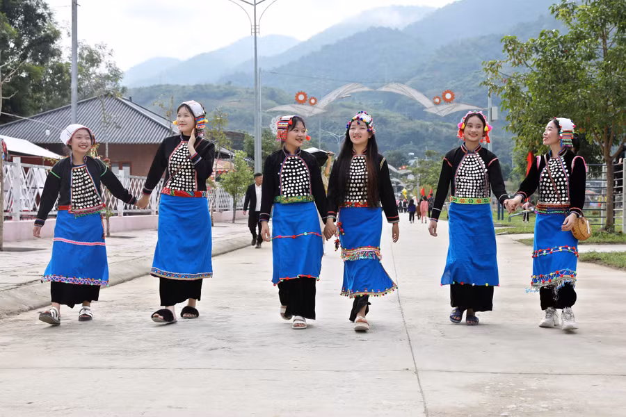 ngoi-truong-tren-may7.jpg