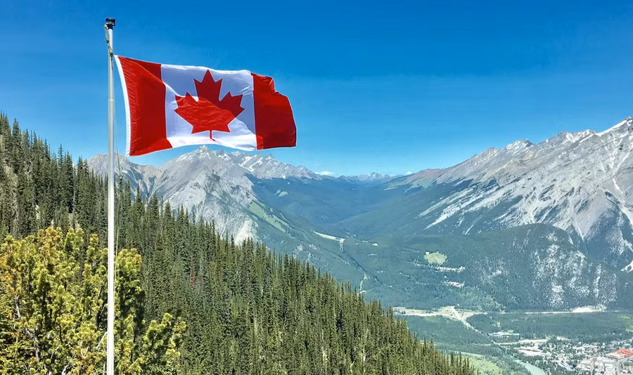 Hơn 5 nghìn việc làm bị cắt giảm tại Canada sau khi thay đổi giấy phép du học.