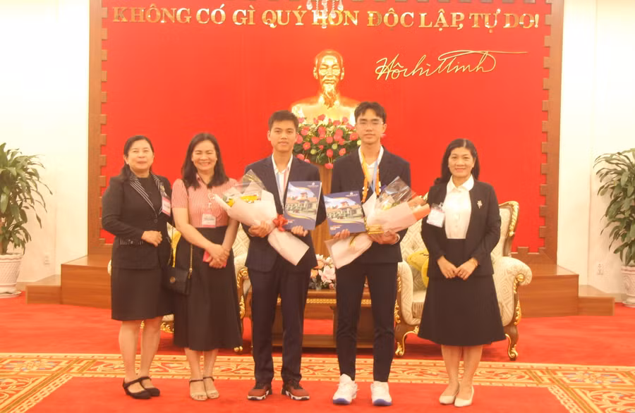 nang-cao-dan-tri-boi-duong-nhan-tai-1.jpg