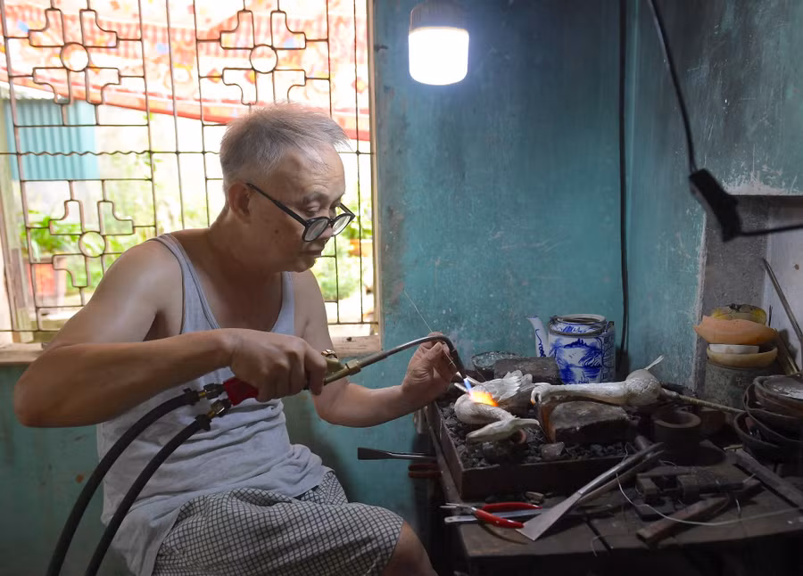 giu-hon-lang-nghe-cham-bac-dong-xam-1.jpg