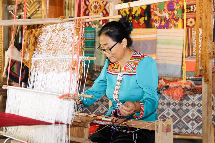 du-lich-cong-dong-o-mien-tay-nghe-an-3.jpg