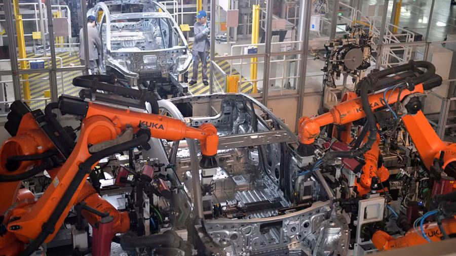 trung-quoc-thong-tri-nganh-cong-nghiep-robot-1.jpg