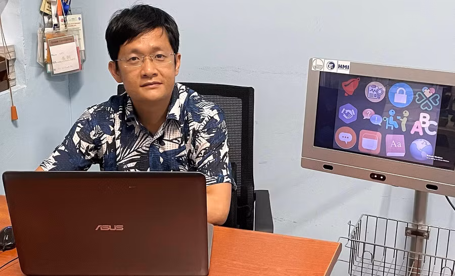 PGS.TS Lê Thanh Hà và sản phẩm nghiên cứu.