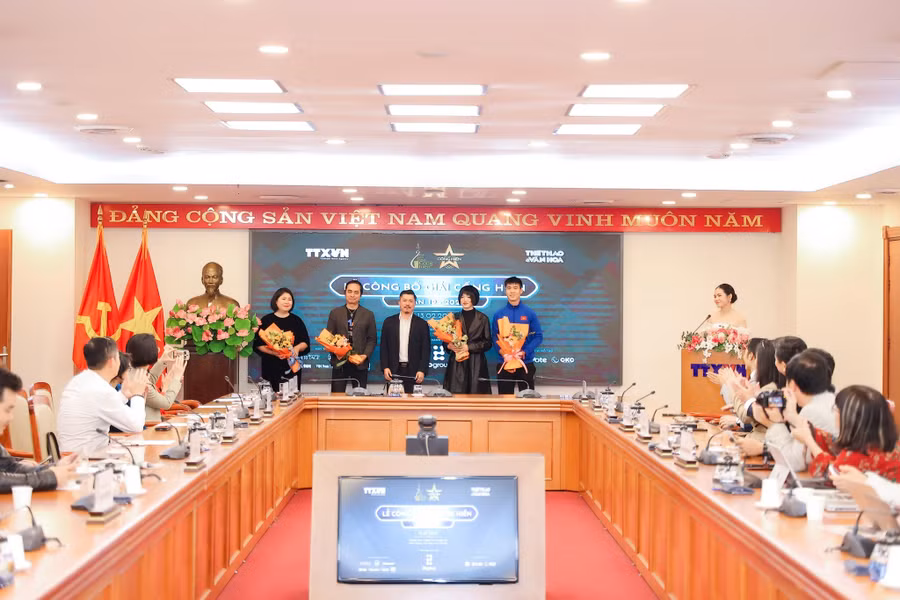 ban-nhac-buc-tuong-viet-tiep-cau-chuyen-30-nam-2.jpg