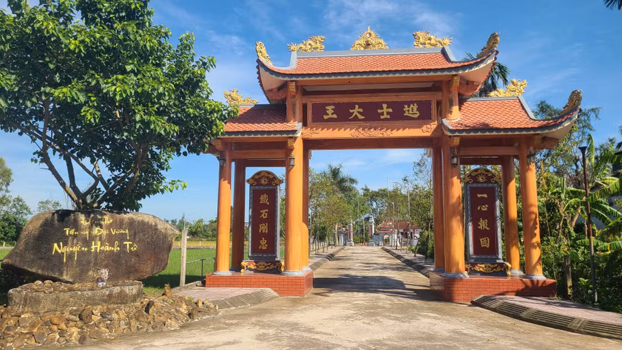 nguyen-hoanh-tu-hoang-giap-tiet-nghia-giua-thoi-binh-dao-1.jpg