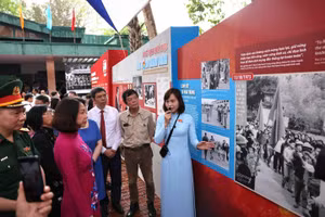 200 tài liệu quý tái hiện 'Con đường thống nhất' tại di tích Nhà và Hầm D67