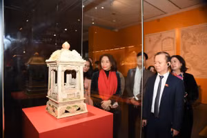 Cùng với trưng bày “Long Mã khai văn”, Bảo tàng Hà Nội chính thức công bố hệ thống trưng bày thường xuyên mới gồm hơn 7.000 tài liệu, hiện vật - Ảnh: BTC.