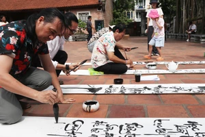 'Nghiên bút còn thơm' hội tụ hàng trăm tác phẩm thư pháp đẹp mắt