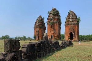 Di tích tháp Chăm Dương Long nay thuộc xã Bình An, tỉnh Gia Lai - Ảnh Bộ VH,TT&DL.