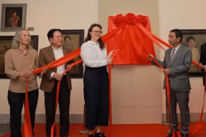 Tiếp nhận tác phẩm hội họa của vua Hàm Nghi