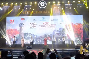 Festival Thu Hà Nội 2025 tiếp tục khai thác vẻ đẹp văn hóa, lịch sử và không gian mùa thu đặc trưng của Thủ đô - Ảnh minh hoạ.
