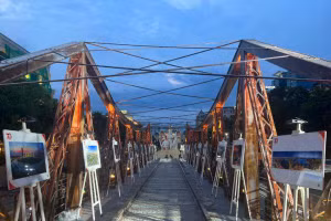 ‘Tự hào Hà Nội’, triển lãm độc đáo bên cầu Long Biên