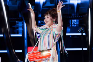 Phương Mỹ Chi đem trống cơm, hát Lý Bắc Bộ tại Singapore - ảnh NVCC.