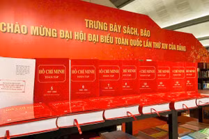 Bộ sách "Hồ Chí Minh Toàn tập" được tái bản, trưng bày chào mừng Đại hội XIV của Đảng.
