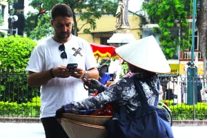 Ngành du lịch yêu cầu xử lý nghiêm tình trạng nâng giá để bảo đảm môi trường du lịch văn minh, an toàn - Ảnh minh hoạ ITN.