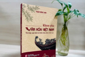 Cuốn sách dày 416 trang, tập hợp 17 chuyên luận được tác giả biên soạn, chỉnh lý trong gần 10 năm.