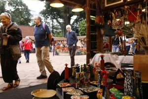 Hàng loạt sự kiện văn hóa, du lịch đang được tổ chức tại Hà Nội và TPHCM đã thu hút lượng khách quốc tế cao kỷ lục trong tháng 10/2025.