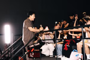 Tổng doanh thu các bộ phim gắn với tên tuổi Trấn Thành trong khoảng 5 năm qua đã lên tới gần 2.300 tỷ đồng.