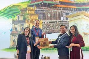 Gian hàng Du lịch Việt Nam tại Anh thu hút khách quốc tế