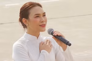 Ca sĩ Mỹ Tâm nối tiếp làn sóng những nghệ sĩ giúp đỡ đồng bào chịu ảnh hưởng bởi bão lũ.