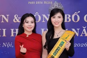 Hoa hậu Phan Kim Oanh và Nguyễn Thị Thưa - Ảnh: Ngọc Hà Lê.
