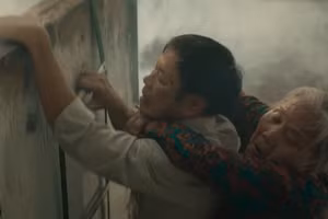 Bước sang ngày chiếu thứ hai (25/4), phim "Anh hùng" chính thức vươn lên vị trí Top 1 phòng vé ngày.