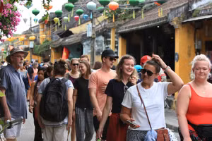 Việt Nam miễn thị thực nhập cảnh với thời hạn tạm trú 45 ngày đối với khách du lịch Ba Lan, Séc và Thụy Sỹ.