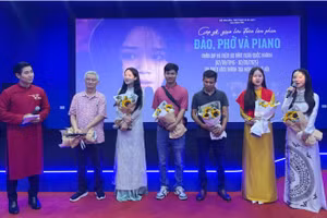 Đoàn làm phim "Đào, Phở và Piano" giao lưu với khán giả ngày 28/8 - Ảnh Cục Điện ảnh.