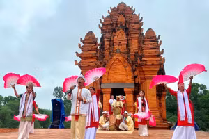 Thưởng ngoạn ‘Sắc Xuân trên mọi miền Tổ quốc’