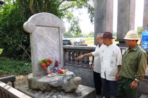 Hiện vật rùa đá - một trong những hiện vật thuộc di tích Thành Nhà Bầu từng được phát hiện - ảnh ITN.