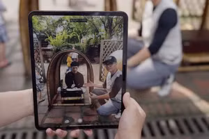 Công nghệ AR biến mỗi du khách từ người tham quan thụ động thành người tương tác.