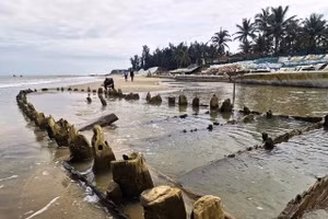 Tàu cổ phát lộ tại phường Hội An Tây, TP Đà Nẵng. (Ảnh: ITN)